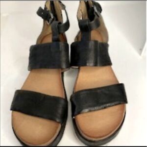MIZ MOOZ LEATHER SANDAL WITH RUBBER SOLE